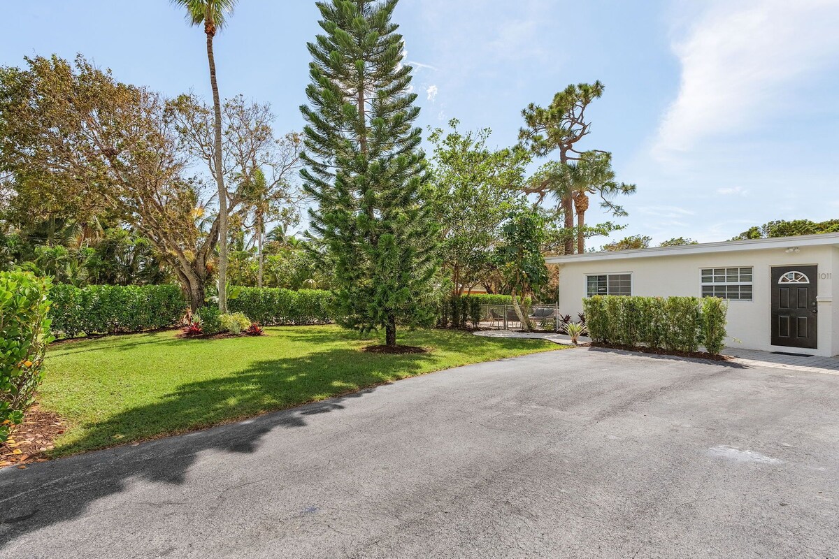Photo 27 of Naples 2-BDRM Condo, SuperClean, Patio, Lake Park!