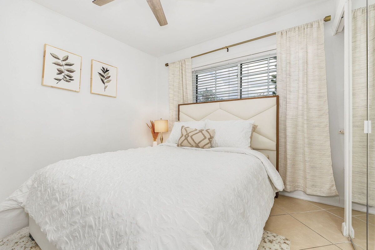 Photo 16 of Naples 2-BDRM Condo, SuperClean, Patio, Lake Park!