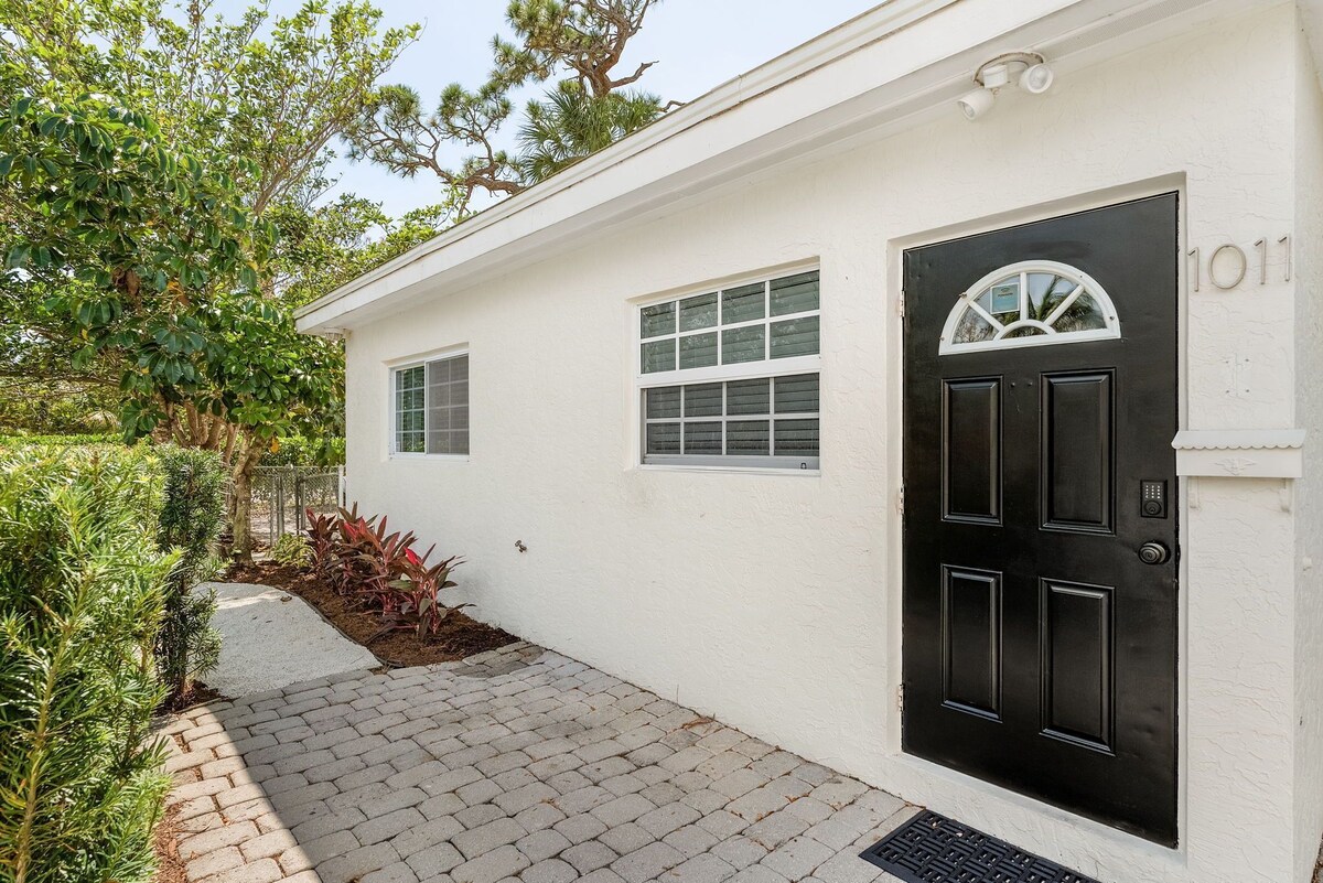 Photo 26 of Naples 2-BDRM Condo, SuperClean, Patio, Lake Park!