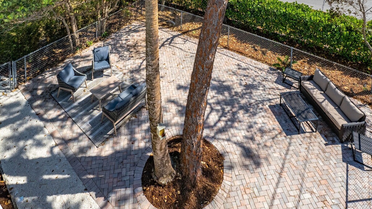 Photo 23 of Naples 2-BDRM Condo, SuperClean, Patio, Lake Park!