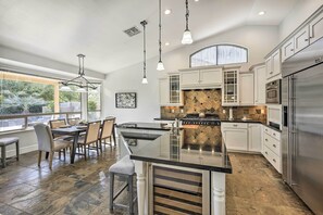 Fridge, microwave, stovetop, dishwasher - Tee Off, Relax Poolside! Family Home in Scottsdale (Scottsdale)