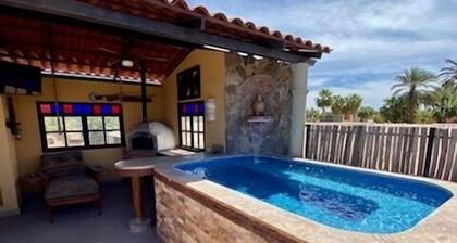 Casa Loca family sized 3 story with a heated jacuzzi DISCOUNTED RATE
