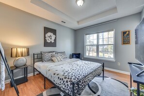 3 chambres, fer et planche à repasser, Internet gratuit, draps fournis
