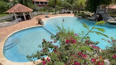 Lovely 2-Bedroom Apartment at Guavaberry Golf and Country Club