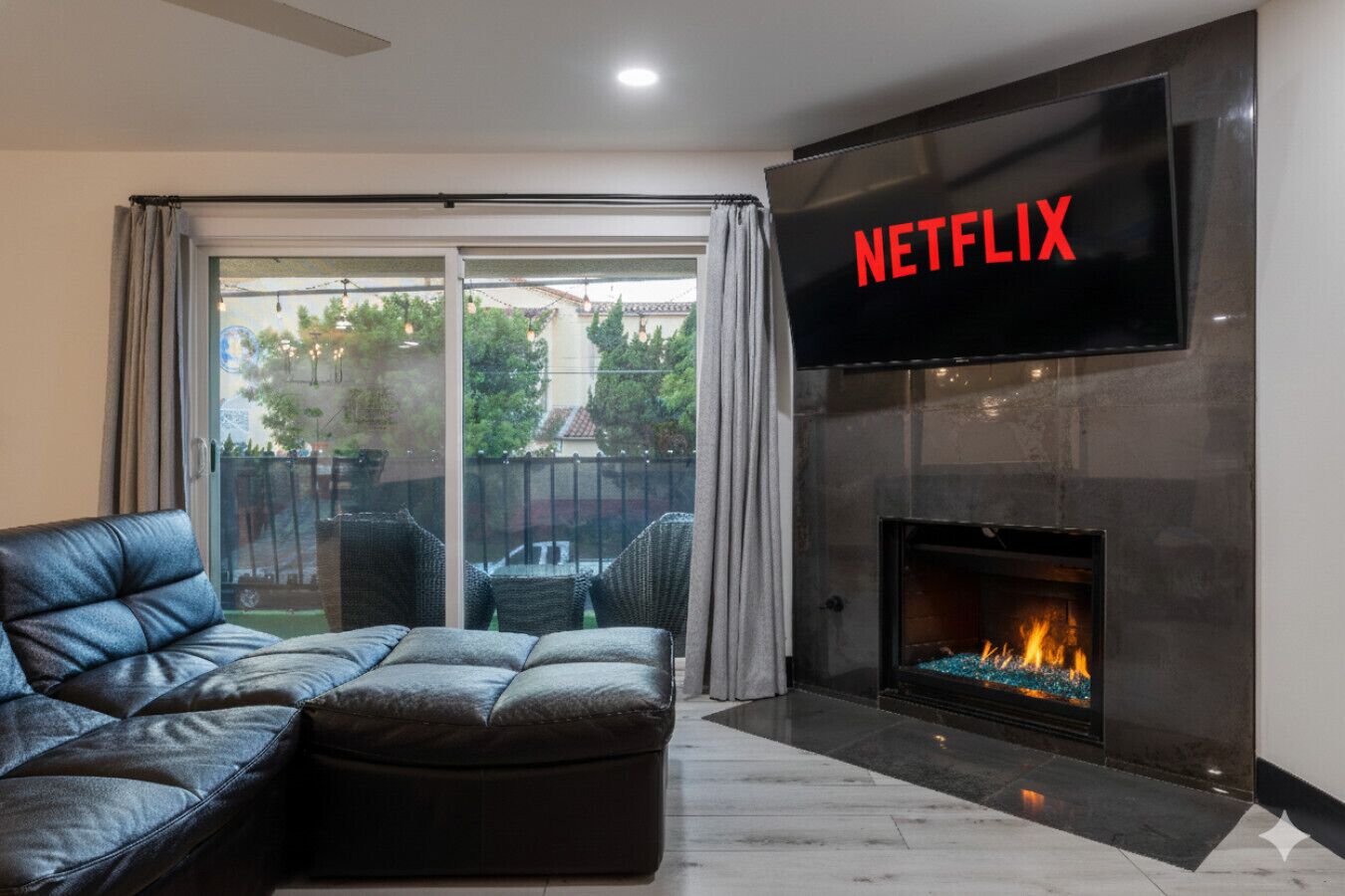 Smart TV, fireplace