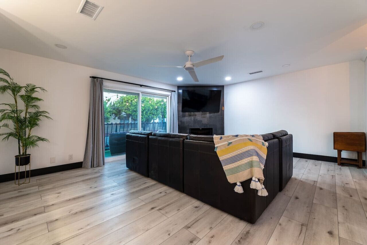 Smart-tv en een open haard