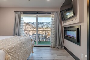 3 slaapkamers, een bureau, een strijkplank/strijkijzer, reisbedje