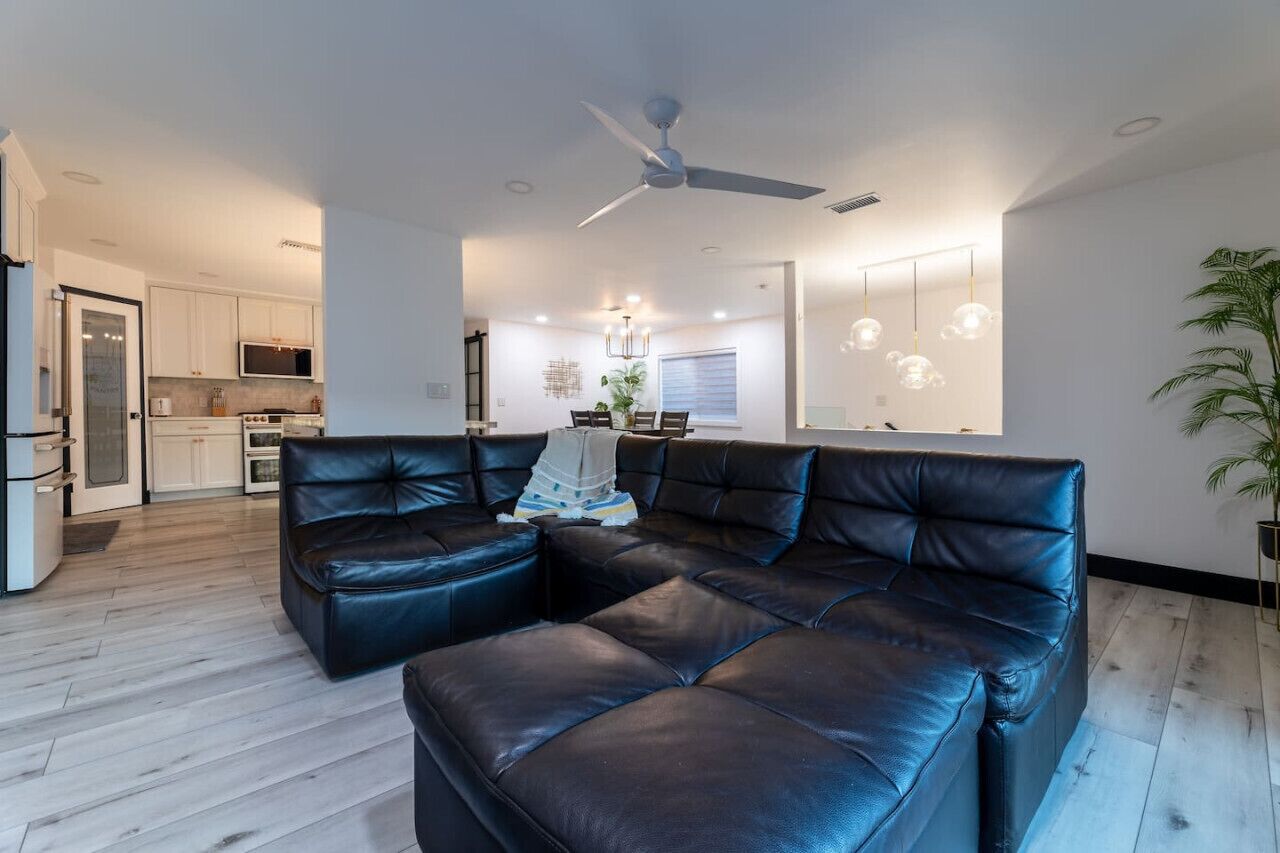 Een smart-tv en een open haard