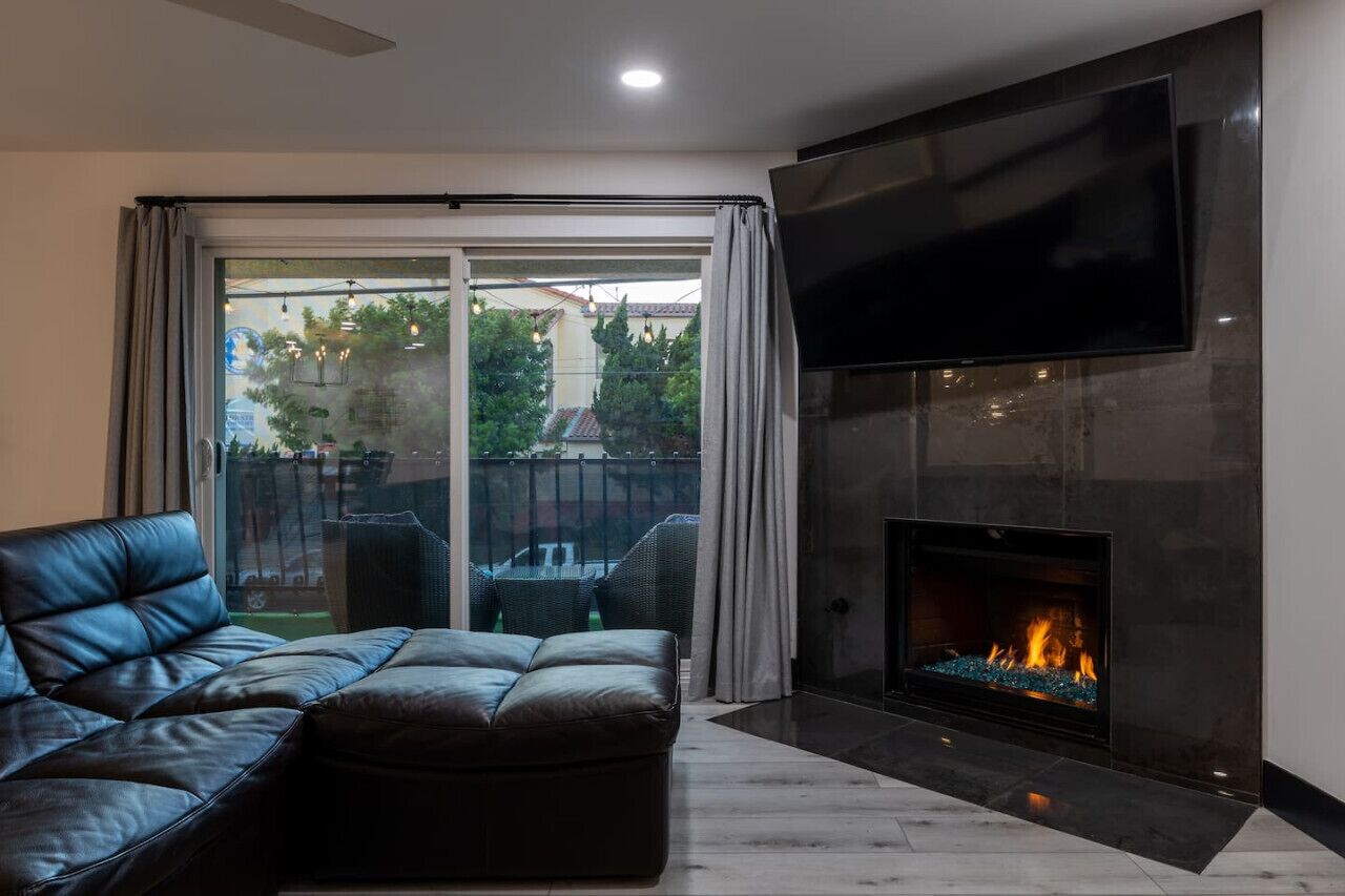 智能电视、壁炉