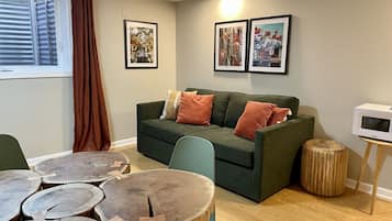 Smart TV, books, offices