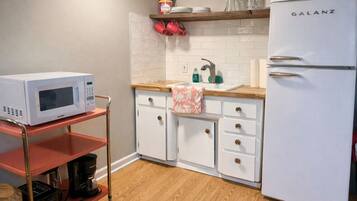 Fridge, microwave, coffee/tea maker, electric kettle