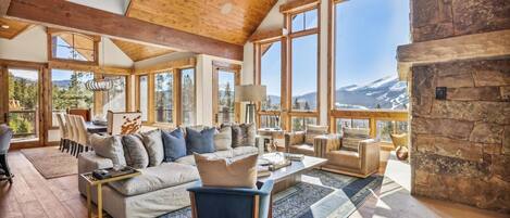 House, 5 Bedrooms | Interior