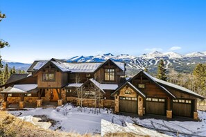 Maison, 5 chambres | Extérieur