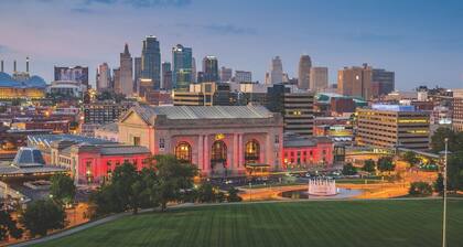 ✪ Best Apartment in Westport Kansas City ✪