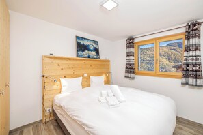 Chalet (4 Bedrooms) | Floor plan - Chalet Amerhone - Luxury Chalet With Jacuzzi (Riddes)