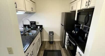 Spacious One Bedroom With Wonderful Fox River Views