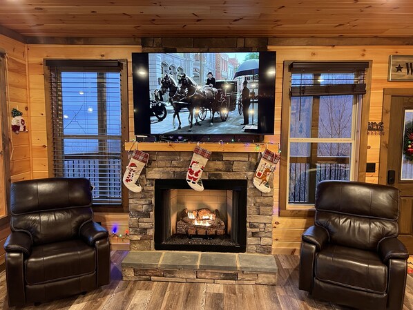 Interior - View, Views, Views! Watch Dollywood fireworks from your own balcony! (sevierville)