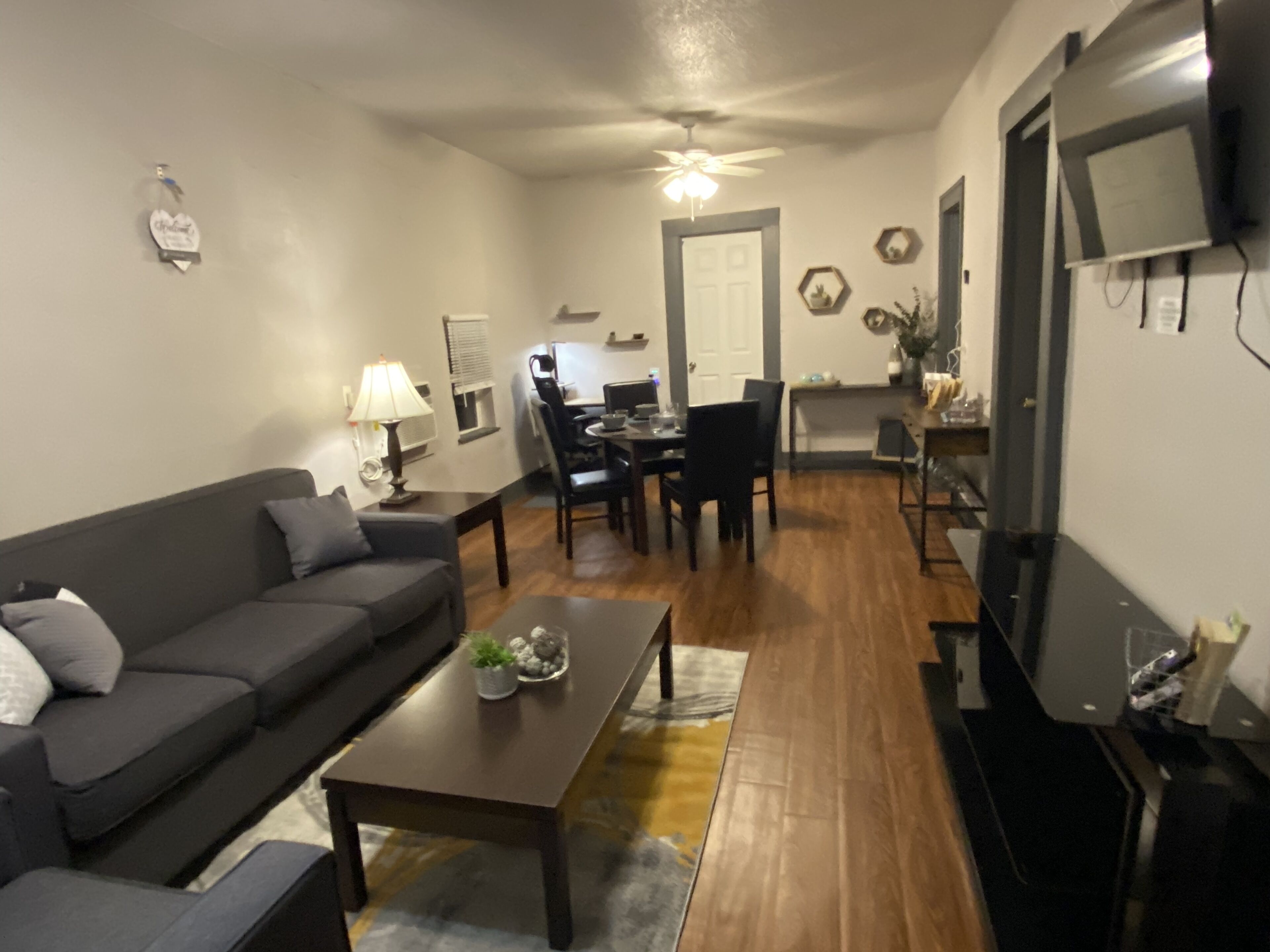 Living room with 42” smart TV with high speed wifi