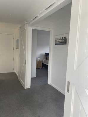 Interior - Luxury 4 bedroom homeWith hot tub and outdoor living (Queenstown)