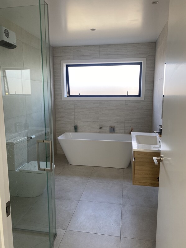 Bathtub