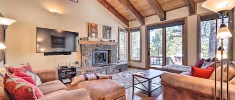 TV, fireplace