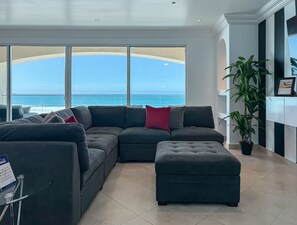 TV, Netflix, DVD player, serviços de streaming