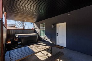 Outdoor dining - On The Rocks | Themed with Ball Pit & Hot Tub (Hurricane)