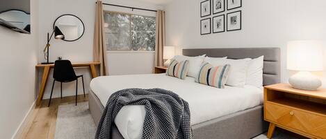 4 chambres, fer et planche à repasser, Wi-Fi, draps fournis