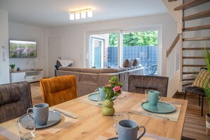 Unclassified image, 4 of 18, button