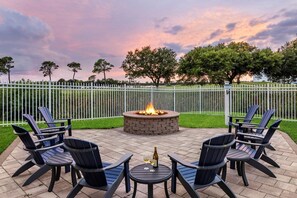 Property grounds - (AVAILABLE ONLY DEC 8-10) STUNNING 2 BR 2 BATH VILLA AND SOOTHING LAGOON POOL (Panama City)