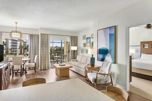 Living area - (AVAILABLE ONLY DEC 8-10) STUNNING 2 BR 2 BATH VILLA AND SOOTHING LAGOON POOL (Panama City)