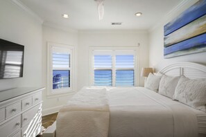 4 bedrooms, iron/ironing board, travel crib, free WiFi