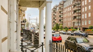 Unclassified image, 2 of 18, button - Immaculate 1-bed Apartment in London (London)