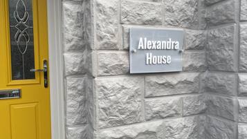 Rumah, Beberapa Tempat Tidur | Eksterior