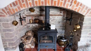 House, Multiple Beds | Interior - Stunning 2 bed Townhouse in the Heart of Ludlow (Ludlow)
