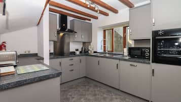 Ferienhaus | Eigene Küche | Kühlschrank, Geschirrspüler, Wasserkocher, Toaster