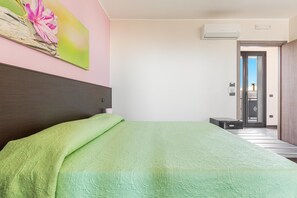 1 bedroom - 2889 B&B Terra dei Fiori - Camera Tripla con Balcone by Barbarhouse (Leverano)