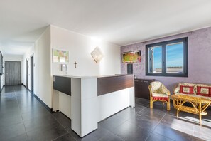 Interior entrance - 2889 B&B Terra dei Fiori - Camera Tripla con Balcone by Barbarhouse (Leverano)