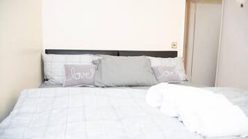 2 bedrooms, iron/ironing board, free WiFi, bed sheets