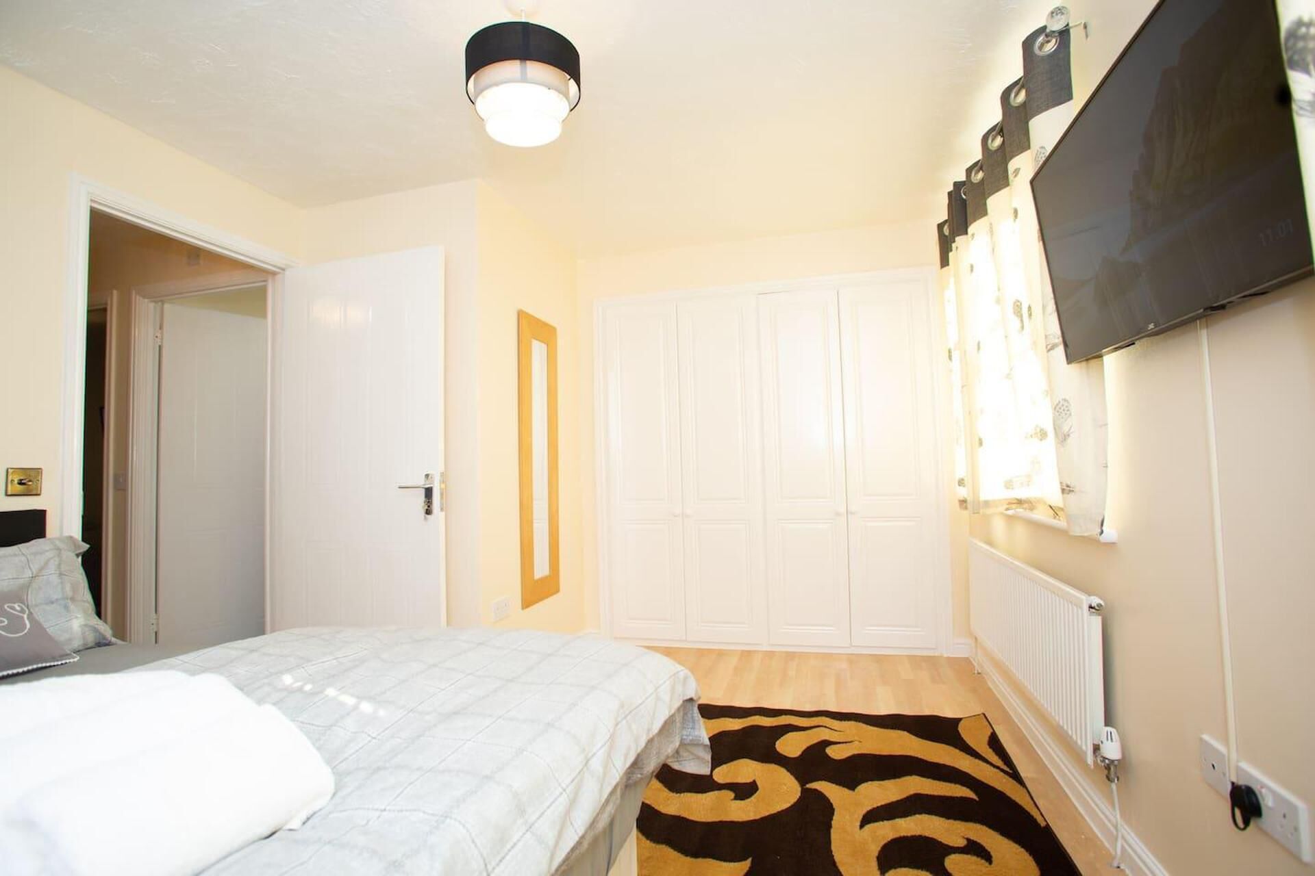 2 bedrooms, iron/ironing board, free WiFi, bed sheets