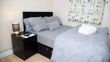 House | 2 bedrooms, iron/ironing board, free WiFi, bed sheets