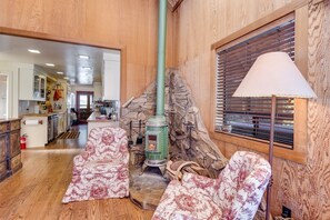 House, 5 Bedrooms | 4 bedrooms, iron/ironing board, free WiFi