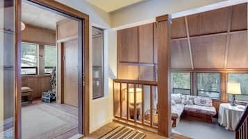 House, 5 Bedrooms | Interior