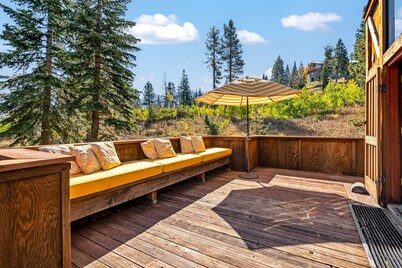 Walk to the Lake Amazing 5 Bedrm - VH#343 by Bear Valley Vacation Rentals