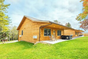 House (2 Bedrooms) | Property amenity - Base Camp (McHenry)