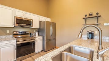 House (2 Bedrooms) | Property amenity