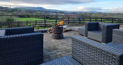 Northern Ireland Cozy Retreat With 4 Bedrooms