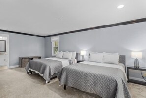 3 bedrooms, desk, free WiFi, bed sheets - Deja Too - Three Bedroom House, Sleeps 10 (Osage Beach)