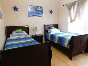 3 chambres, fer et planche à repasser, Wi-Fi gratuit, draps fournis