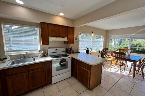 Frigorífic, microones, forn i placa de cuina